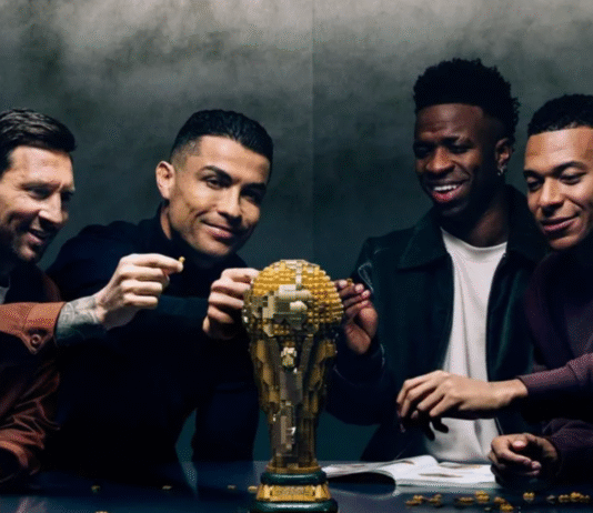 Estrellas del fútbol protagonizan comercial viral de LEGO.