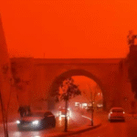 Tormenta del Sahara pinta de rojo el cielo.