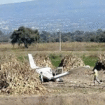 Avioneta cae en Puebla; deja tres muertos.