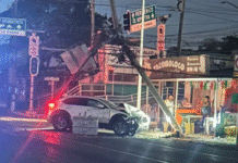 Choque deja sin luz colonias Primero de Mayo y Deportiva.