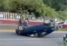 Volcadura en Periférico moviliza cuerpos de emergencia.