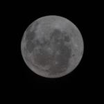 NASA revela histórica imagen de la cara oculta lunar.