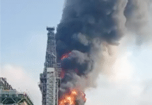 Pemex reporta incendio en área clave de Dos Bocas.