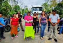 Bloqueo por baches y asaltos desata protesta en Huimanguillo.