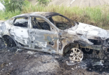 Hallan auto calcinado, aun no dan con el dueño.