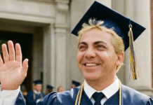 Cristian Castro retoma estudios, se gradúa y apunta a universidad.