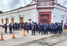 Policías de Jonuta mantienen paro y exigen homologación salarial inmediata.