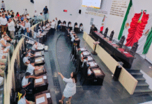 Niños toman el Congreso en Tabasco.