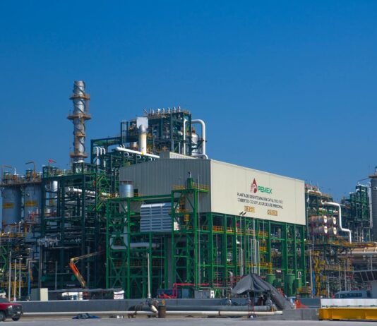 Pemex desmiente fuga y pide calma en Tabasco.