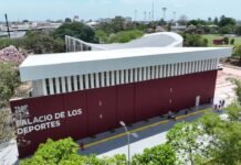Javier May supervisa obra de Palacio de los deportes.