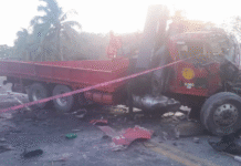 Choque de tráiler contra convoy militar deja tres muertos y siete heridos.