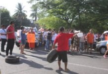 Colapsa Ruiz Cortines tras protesta vecinal por apagones.