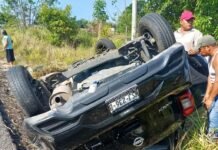Trágico viaje termina con mortal volcadura rumbo a Villahermosa.