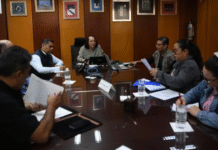 Pemex abre diálogo por escuelas junto refinería.