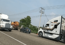 Pemex cede y liberan bloqueo carretero en Centla.