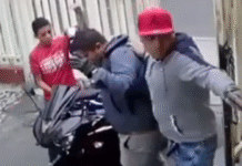 Comando armado asalta tienda y desaparece a joven en Teapa.