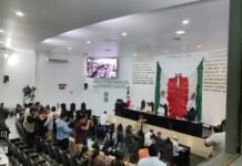 Luto oficial minuto de silencio llega al Congreso de Tabasco.