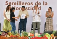 Javier May impulsa revolución infantil contra corrupción.