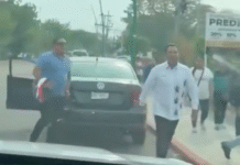 ¡Gobernador de Chiapas baja a empujar auto!