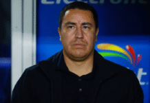 Pumas confirma salida de Efraín Juárez.