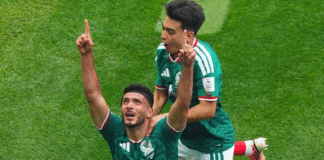 ¡El Tri ruge en el Azteca y despluma a Sudáfrica!