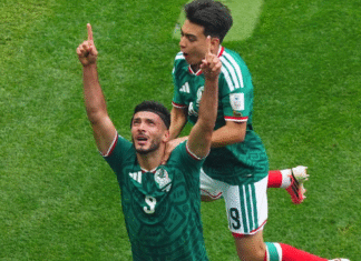 ¡El Tri ruge en el Azteca y despluma a Sudáfrica!