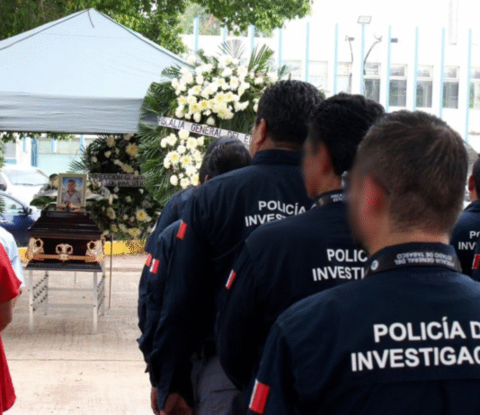 ¡Despiden con honores a mando policiaco caído en Jonuta!