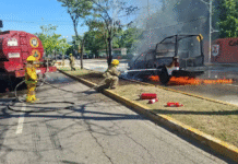 Camioneta de la Guardia Nacional arde en Usumacinta.