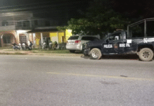 ¡Le vaciaron la pistola en Indeco y escaparon en moto!