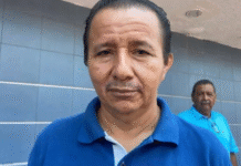 ¡Le quieren quitar hasta las sillas al delegado de Ixtacomitán!