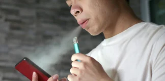 ¡Celulares y vapeadores tienen deprimidos a los jóvenes!