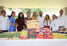 FGE dona granos al DIF para abuelitos.