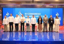 Javier May inaugura en Villahermosa el III Congreso Palmero Mexicano de talla internacional.
