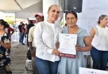 Madres tabasqueñas vencen obstáculos y logran graduarse