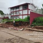 ¡Barda colapsada deja sin clases a primaria de Parrilla II!