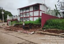 ¡Barda colapsada deja sin clases a primaria de Parrilla II!