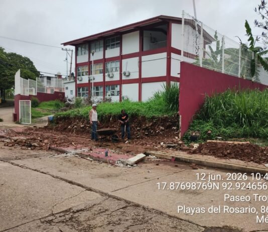 ¡Barda colapsada deja sin clases a primaria de Parrilla II!