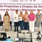 El Gobierno y DIF Tabasco entrega equipamiento para microempresas.