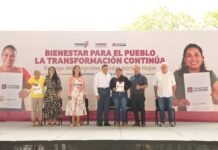 Javier May entrega Tandas para la Mujer en Cárdenas.