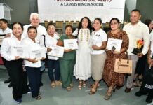 ¡Premian su gran corazón! Reconocen a trabajadores del DIF.