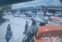 ¡Carambola y volcadura! pesada unidad desquicia la cárdenas-Villahermosa.