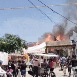Incendio consume palapa en parque de Centla.