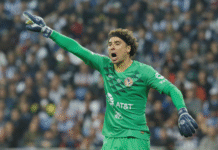 Memo Ochoa cuelga los guantes definitivamente.