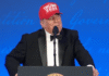 Trump coquetea con la reelección para 2028.