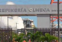 Pemex descarta incendio en la Refinería Olmeca.
