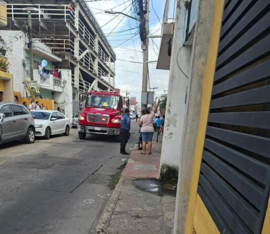 Bomberos Sofocan Incendio de Vivienda en Centro.