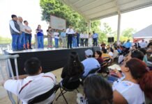 Javier May anuncia 407 nuevos consultorios comunitarios.