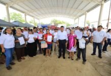 ¡Papelito habla! Dan certeza legal a familias de Tenosique.