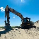 FGR asegura maquinaria por extracción ilegal en Tabasco.