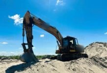 FGR asegura maquinaria por extracción ilegal en Tabasco.